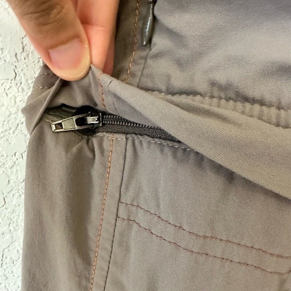 MOUNTAIN HARDWARE Womens Outdoor Ankle Zip Convertible Pants in Taupe - Picture 4 of 13